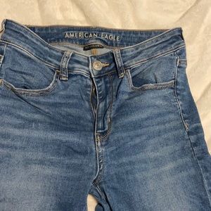 American Eagle medium wash hi-rise jegging